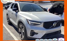 2023 Volvo XC40 B5 Plus Dark Theme