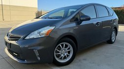2014 Toyota Prius v Five