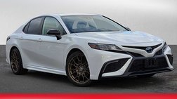 2023 Toyota Camry Hybrid SE Nightshade