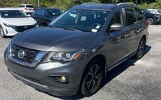 2017 Nissan Pathfinder SL
