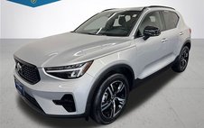 2024 Volvo XC40 B5 Core