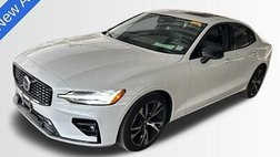 2023 Volvo S60 B5 Core Dark Theme