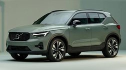 2024 Volvo XC40 B5 Plus Dark Theme