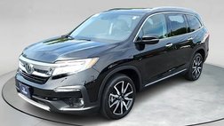 2022 Honda Pilot Touring w/Rear Captain's Chairs