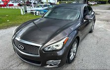 2017 Infiniti Q70 3.7
