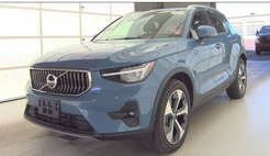 2024 Volvo XC40 B5 Plus Bright Theme