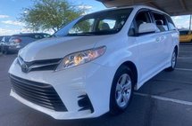 2020 Toyota Sienna LE