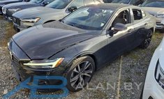 2023 Volvo S60 B5 Core Dark Theme