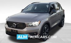 2022 Volvo XC40 T5 R-Design