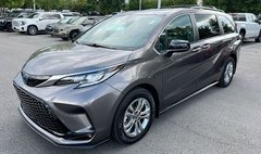 2022 Toyota Sienna XSE 7-Passenger