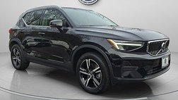 2025 Volvo XC40 B5 Core Bright Theme