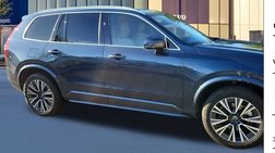 2022 Volvo XC90 T6 Momentum 7-Passenger