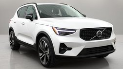 2025 Volvo XC40 B5 Ultra Dark Theme