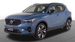 2025 Volvo XC40 B5 Ultra Dark Theme