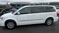2016 Chrysler Town and Country Touring