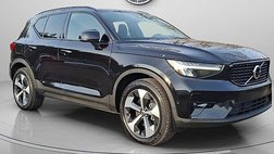 2025 Volvo XC40 B5 Plus Dark Theme