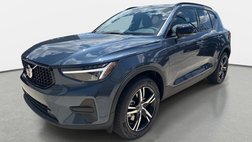 2026 Volvo XC40 B5 Core
