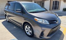 2018 Toyota Sienna LE