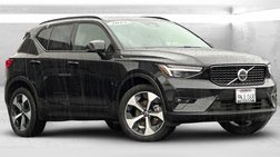 2025 Volvo XC40 B5 Plus Dark Theme