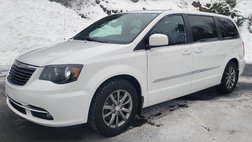 2016 Chrysler Town and Country S