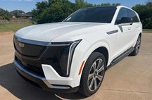2025 Cadillac Escalade IQ Luxury 2