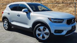 2022 Volvo XC40 T5 Momentum