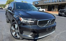 2020 Volvo XC40 T5 Momentum