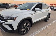 2024 Volkswagen Taos SE 4Motion
