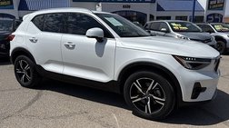 2023 Volvo XC40 B5 Plus Bright Theme