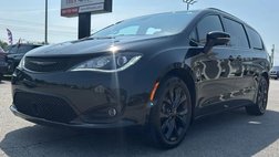 2020 Chrysler Pacifica Red S