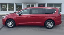 2025 Chrysler Voyager LX