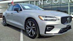 2024 Volvo S60 B5 Plus Dark Theme