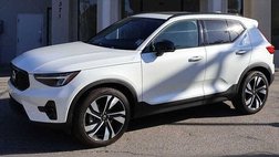 2025 Volvo XC40 B5 Plus Dark Theme