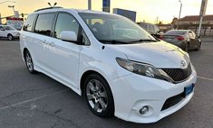 2014 Toyota Sienna SE 8-Passenger