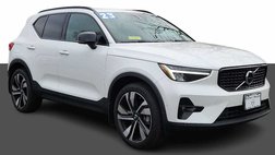 2023 Volvo XC40 B5 Plus Dark Theme