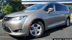 2017 Chrysler Pacifica Touring-L Plus