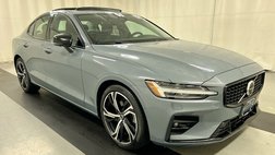 2024 Volvo S60 B5 Plus Dark Theme