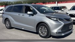 2023 Toyota Sienna XLE