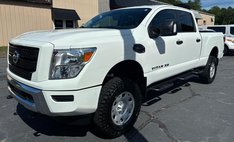 2022 Nissan Titan XD SV