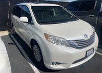 2017 Toyota Sienna XLE Premium 8-Passenger