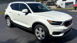 2022 Volvo XC40 T5 Momentum