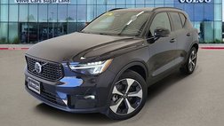 2025 Volvo XC40 B5 Plus Dark Theme