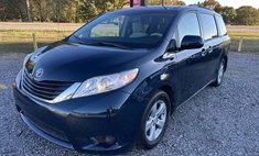 2011 Toyota Sienna LE 8-Passenger