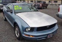 2005 Ford Mustang V6 Deluxe