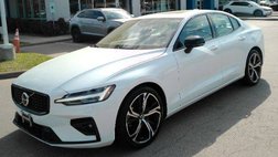 2024 Volvo S60 B5 Core Dark Theme