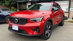 2023 Volvo XC40 B5 Plus Dark Theme