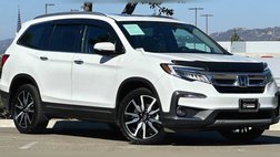 2021 Honda Pilot Touring w/Rear Captain's Chairs