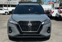 2022 Nissan Kicks SR