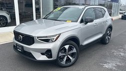 2025 Volvo XC40 B5 Plus Dark Theme