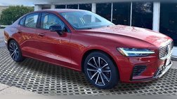2023 Volvo S60 Recharge T8 Core Dark Theme